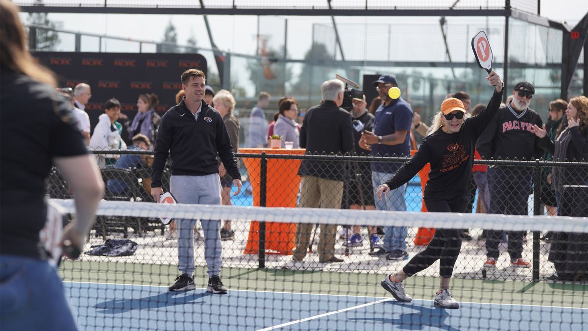 people try out new pickleball courts