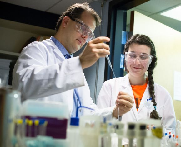 chemistry professor Andy Franz and student Amelia Watson